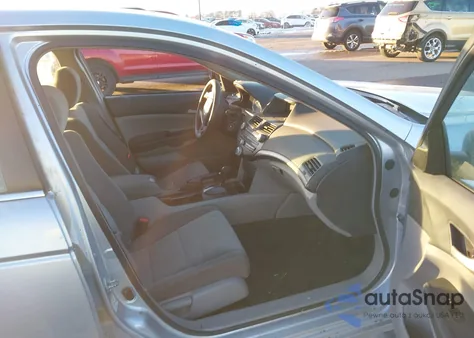 2009 Honda Accord 2.4 Lx z USA, uszkodzony, nr VIN 1HGCP26329A175042